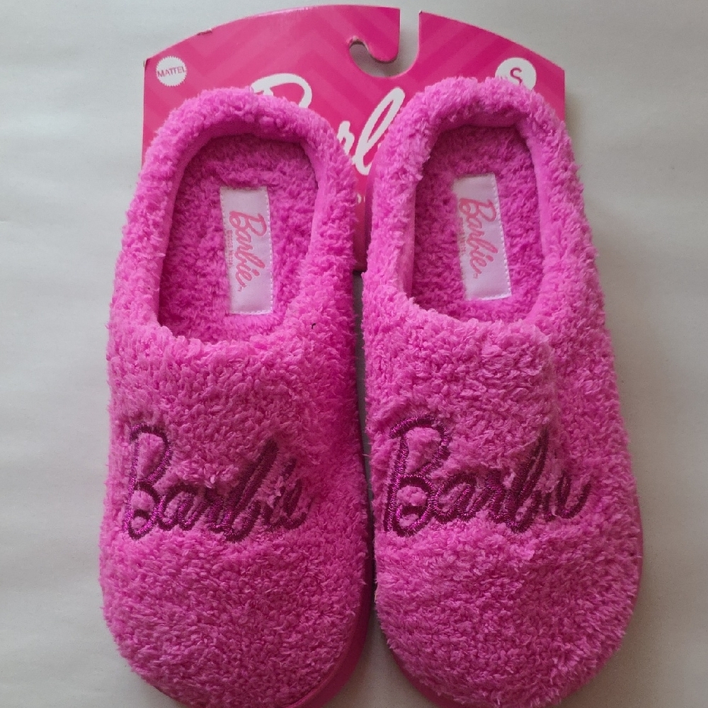 Barbie Slippers NWT Size Small 5/6 Pink Fuzzy Women's Slippers